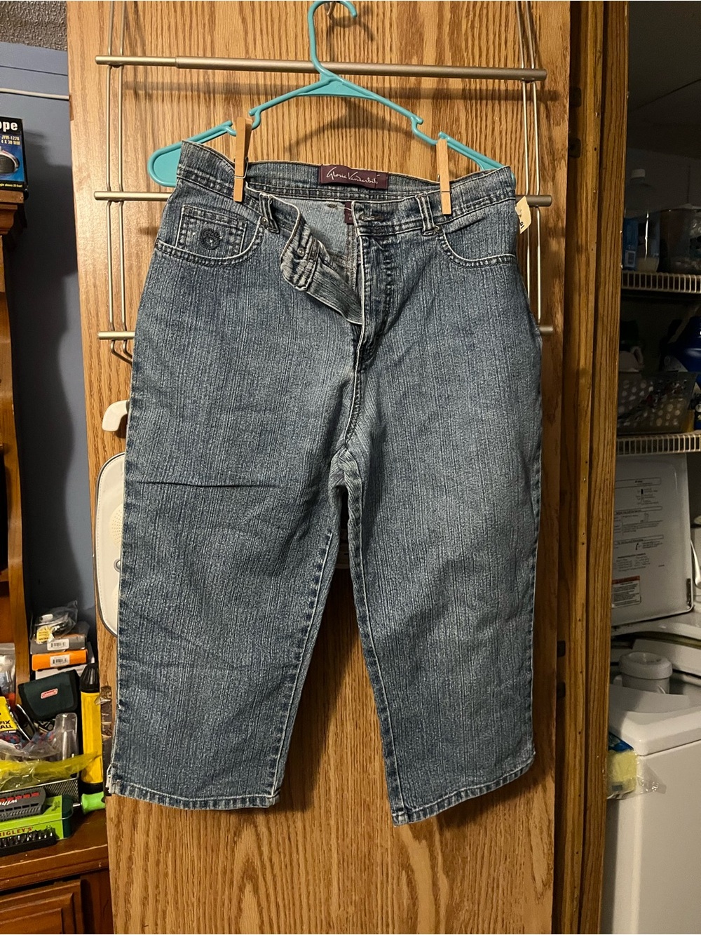 Gloria Vanderbilt Medium Wash Denim Capri Pants